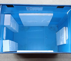 プラスチックケース内部